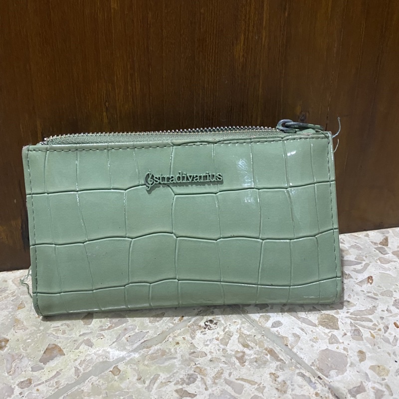preloved dompet stradivarius hijau croco