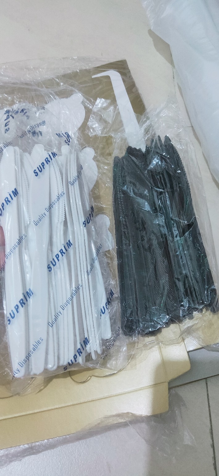 [isi 25 Pcs] Pisau Plastik - Pisau Steak - Kue - Hitam Dan Putih