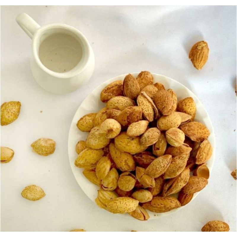 kacang almond panggang 500gr / almond roasted original