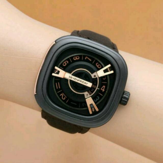 JAM TANGAN PRIA SEVENFRIDAY M2 GOLD