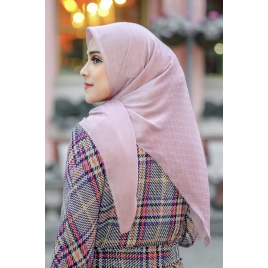 Preloved Buttonscarves Tapis Embossed Orchid Haze