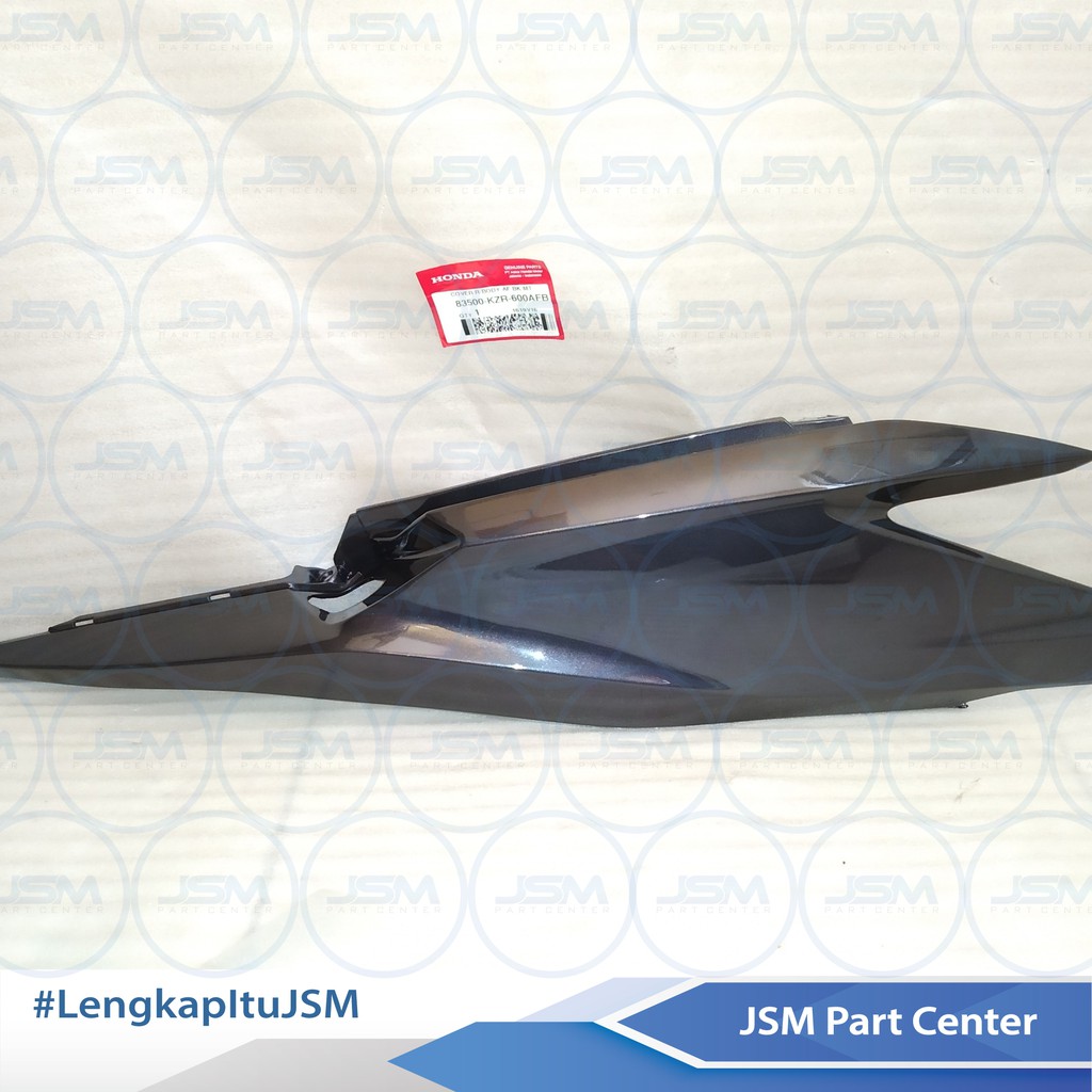 COVER BODY VARIO 125 HITAM KANAN COVER BODY VARIO125 83500-KZR-600AFB