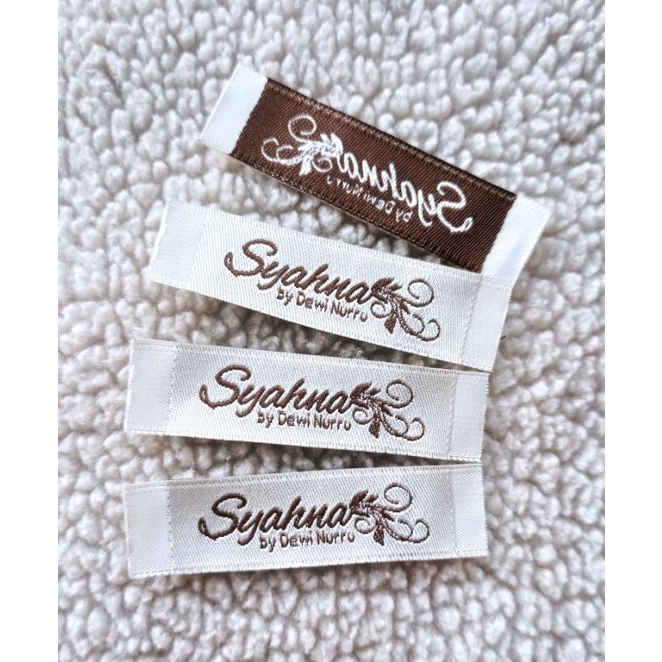 Label baju kustom/Label merek pakaian/Label woven damask ukuran 1,5cm x 6cm