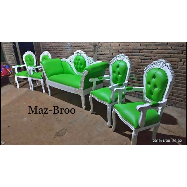 Kursi dekorasi pengantin