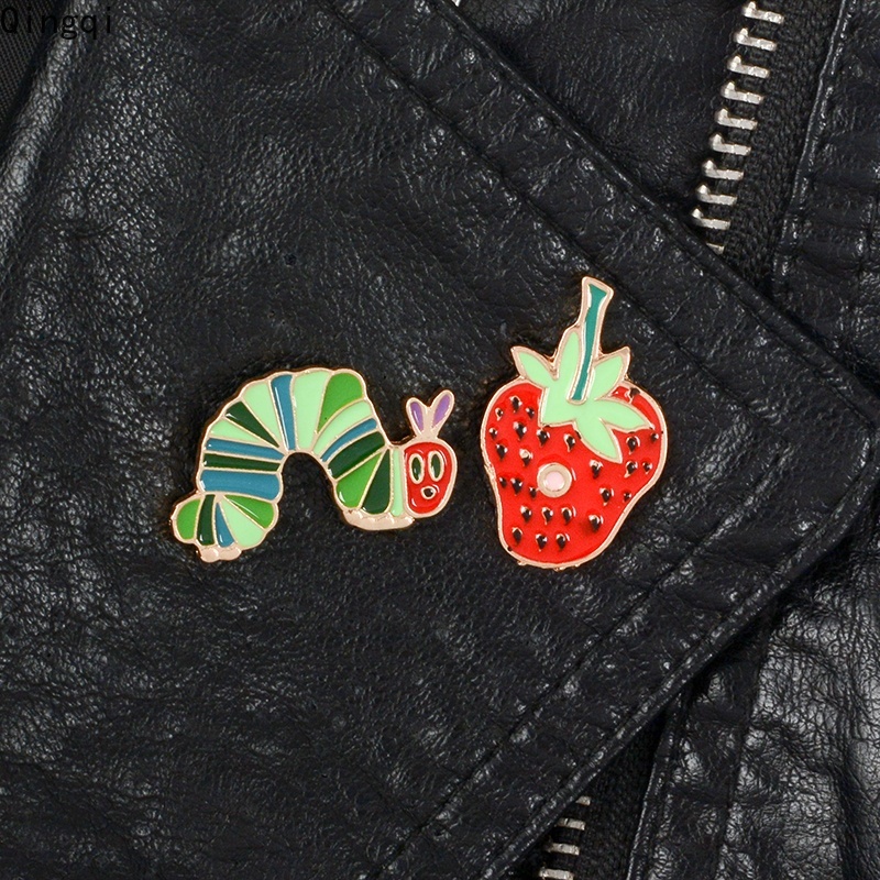 Bros Pin Enamel Bentuk Kartun Hewan Ulat Strawberry Tanaman Untuk Perhiasan