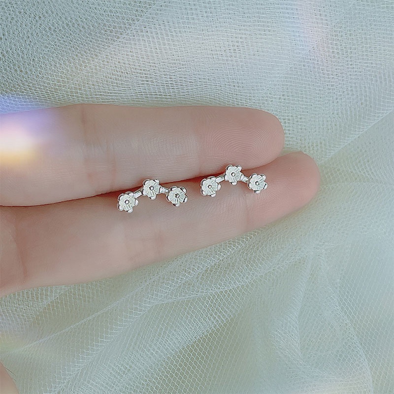 Sepasang Anting Kupu-kupu Mini Kecil Segar Fashion Wanita