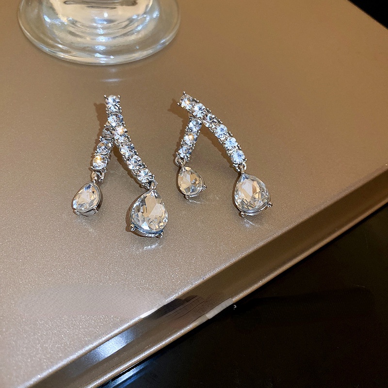 Anting Tusuk Gantung Bahan Metal Desain Geometri Hias Berlian Untuk Wanita