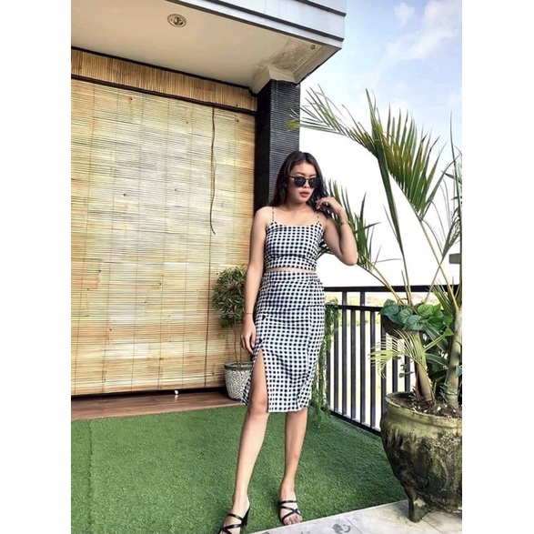 One Set Lyoraa // NEW COLLECTION-Hitam