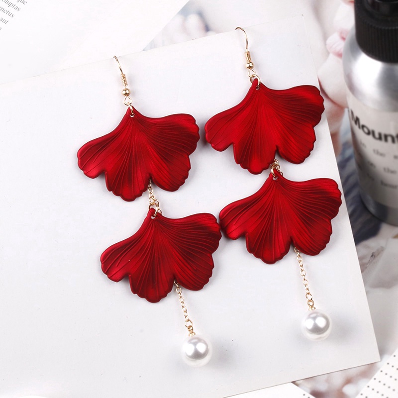 Anting Gantung Panjang Tusuk Sexy Motif Bunga Mawar Merah Aksen Hollow Untuk Perhiasan Wanita