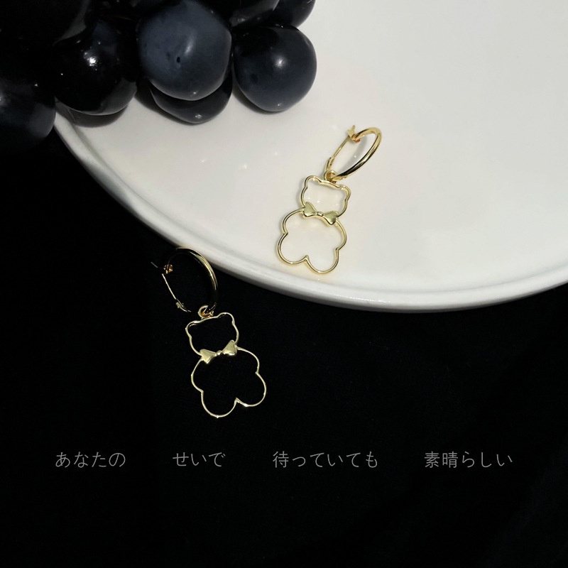 Tahun Baru personalized anting-anting anting-anting elegan sederhana imut hollow beruang kecil liont