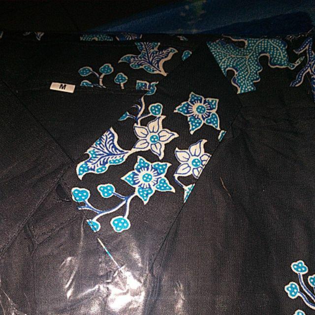 Kemeja Batik Pria Modern Motif Sakura Biru Turkiss