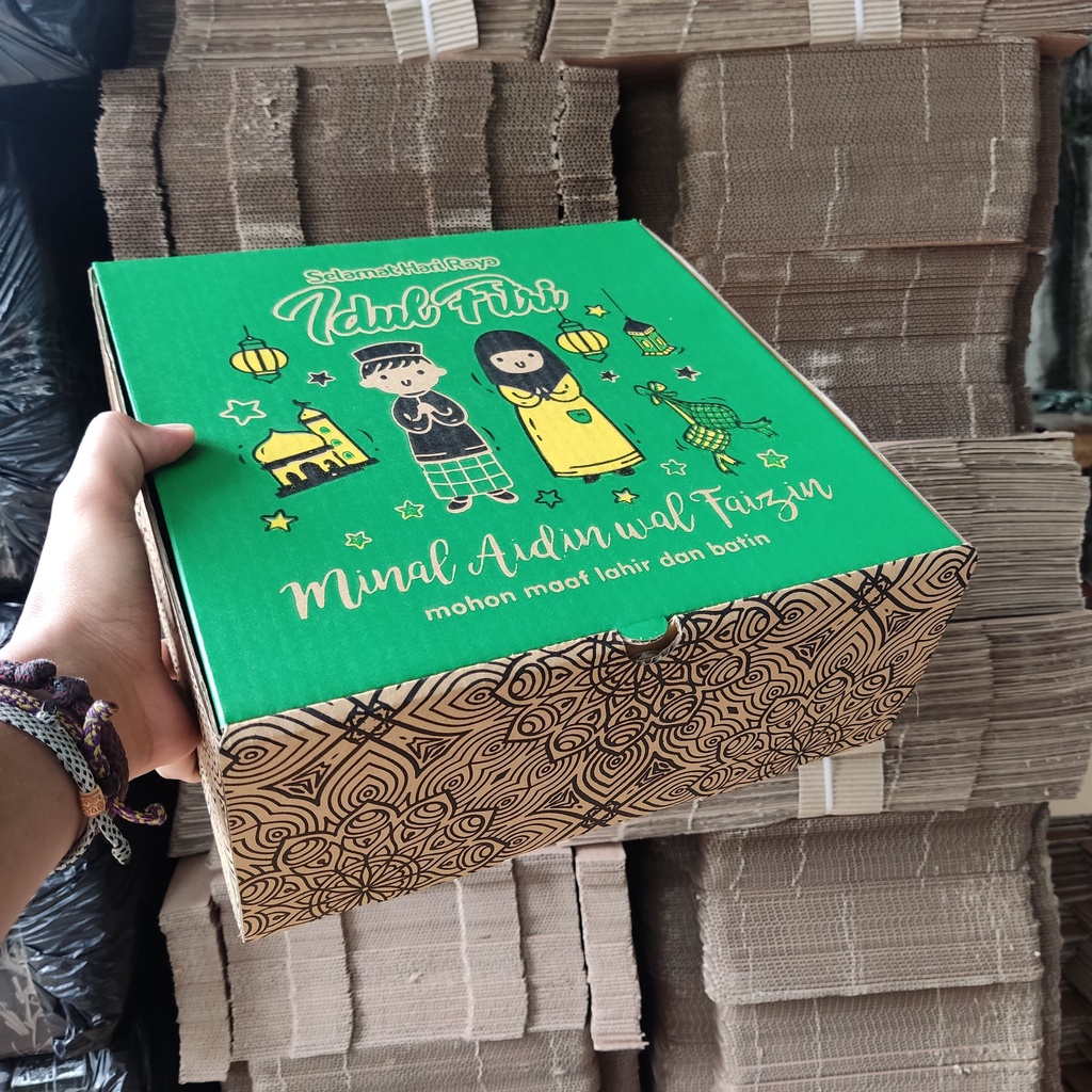 

PAKET 20 PCS KARDUS BOX PARCEL MINI HIJAU 29X29X12