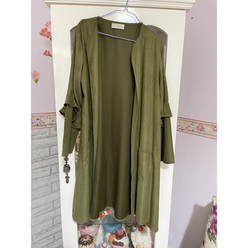 preloved outer wearingklamby
