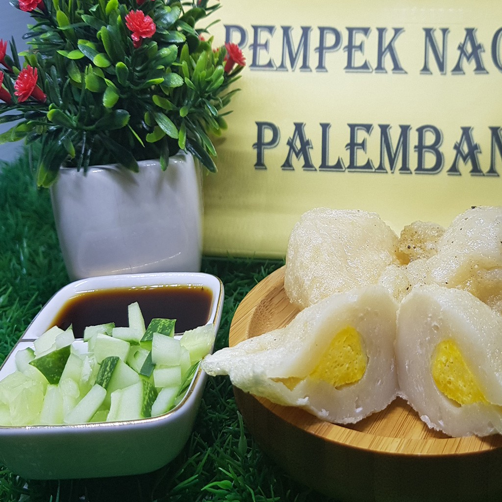 

Pempek Naomy telur kecil ikan tenggiri asli palembang