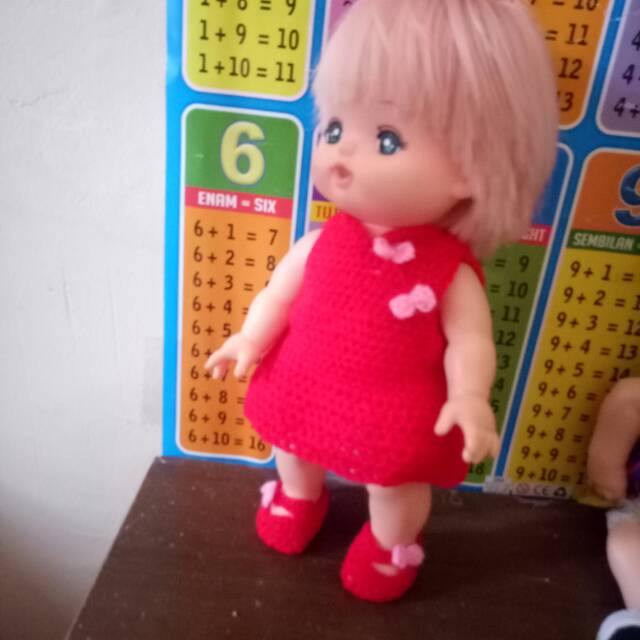 Dress dan sepatu rajut untuk boneka mellchan