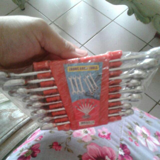1 Set Isi 8 Kunci Pas Ring