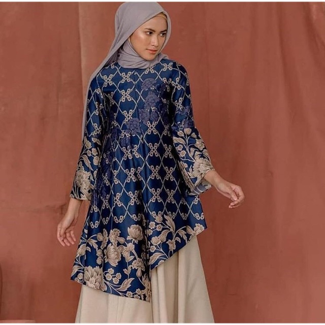 Flores tunik Wearing Klamby