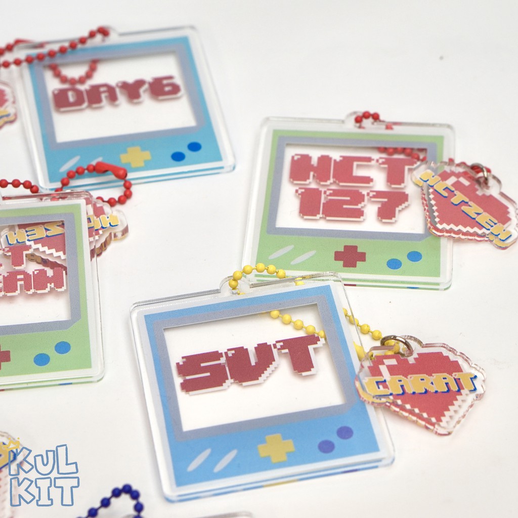 BOYGROUPS GAMEBOY keychain by kulkit✨ (SEVENTEEN, BTS, GOT7, EXO, TREASURE, iKON, ENHYPEN, , DAY6, TXT, STRAY KIDS, THE BOYZ, NCT)