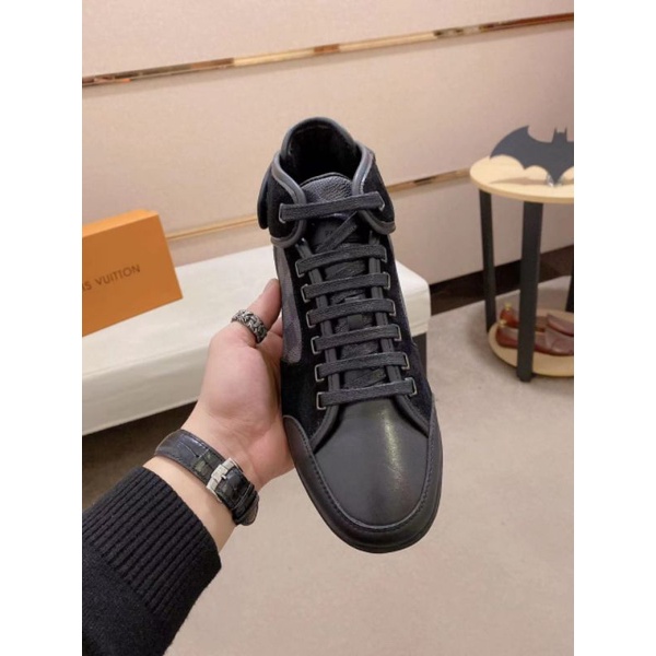 Sepatu lv sneaker mirror quality pria lou is vuitton