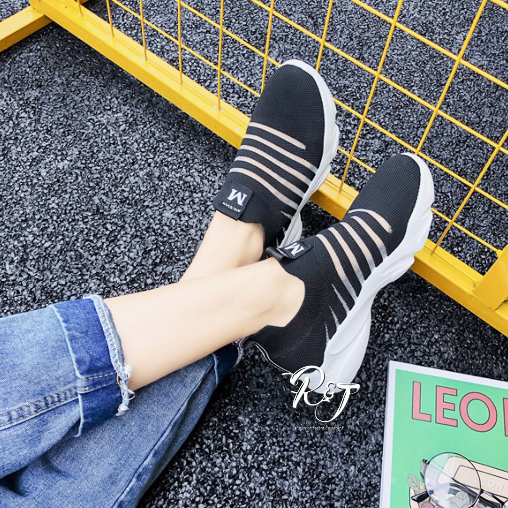 Sepatu sneakers wanita sepatu Olahraga fashion import - hitam 38