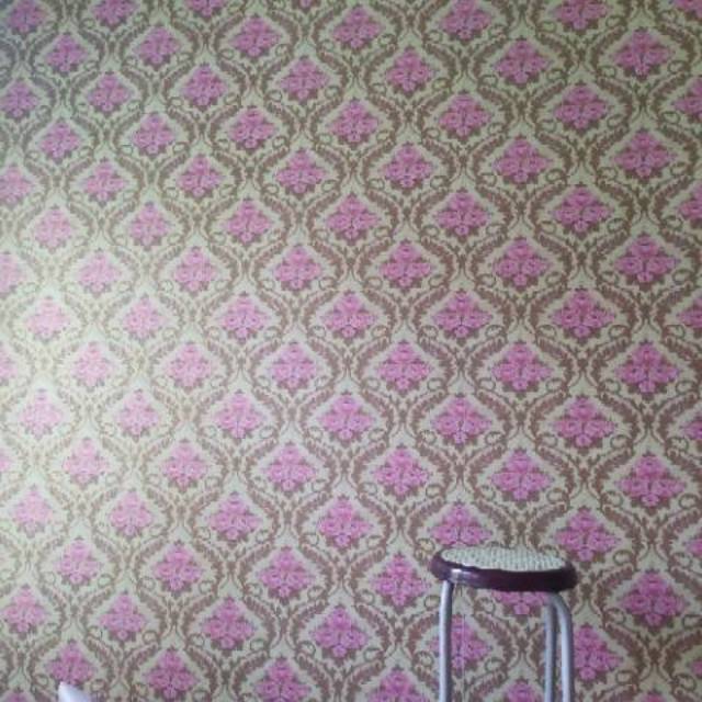 Wallpaper stiker dinding motif batik rose pink