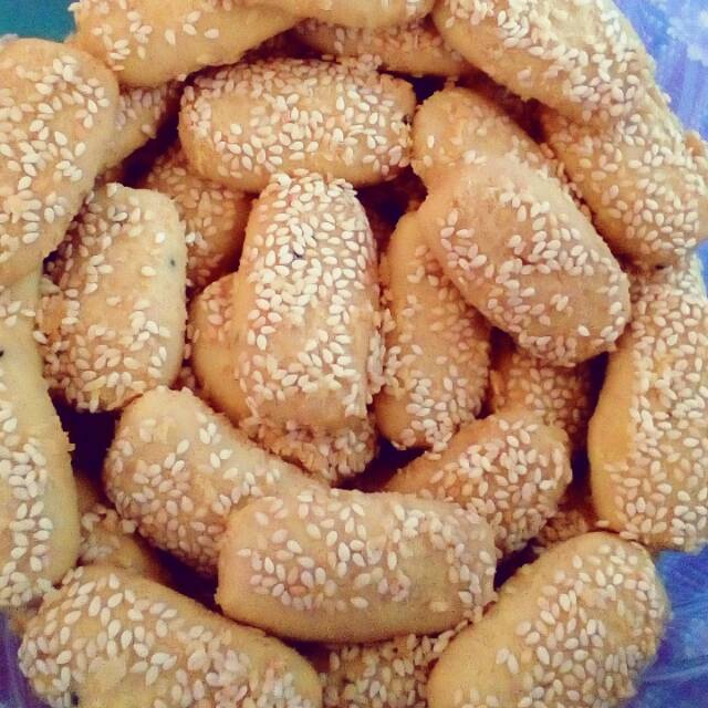 

Kue kering makmul madura