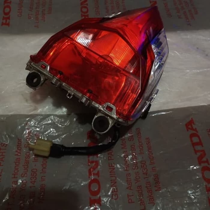 lampu stop belakang assy new sonic 150 original