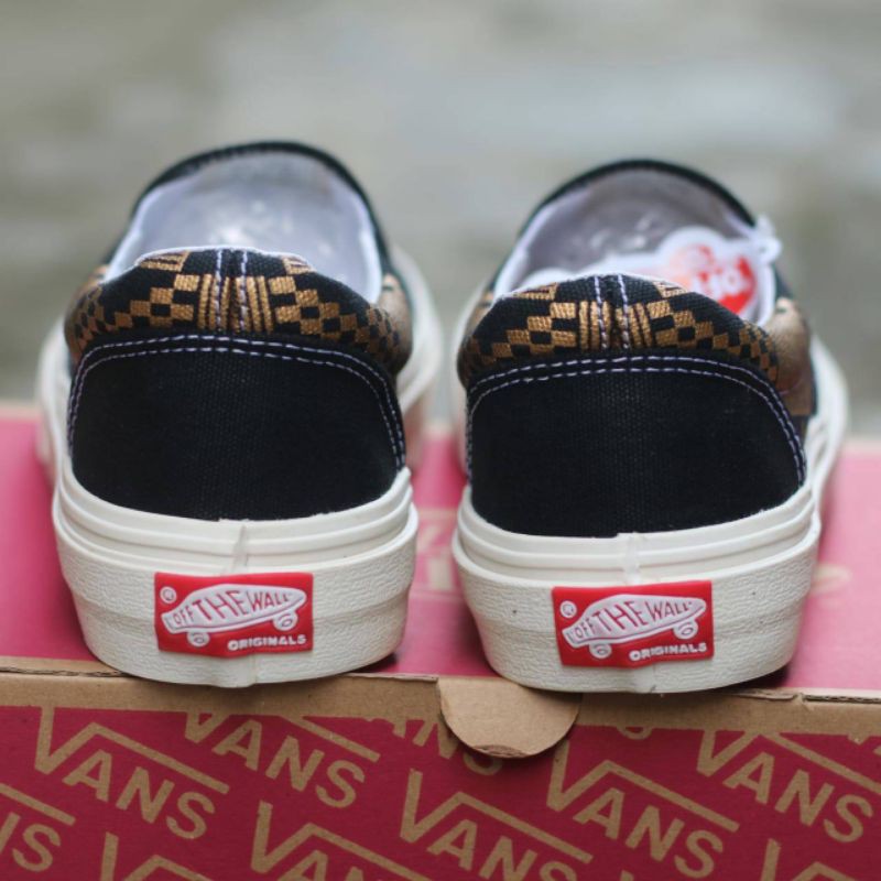 SEPATU CASUAL KLASIC VANS SLIP ON MICHAEL FEBRUARI