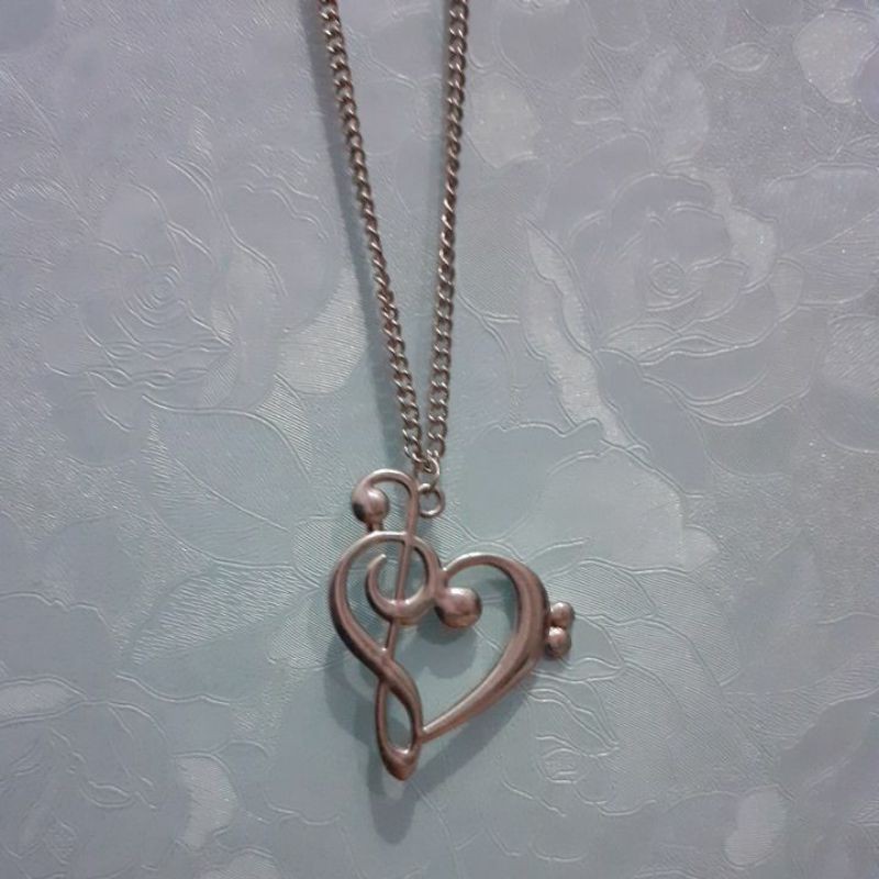 kalung perempuan love musik liontin