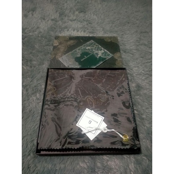 BUTTONSCARVES FARSHA BLACK VOAL REG