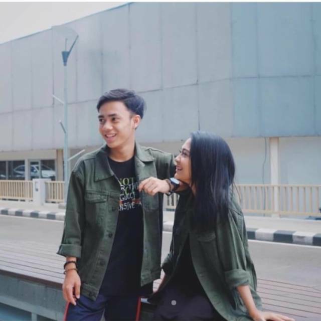 Jaket Jeans Couple Pria Wanita Hijau Armi Couple / Maroon Couple / Putih Couple / Kunyit Couple / Pink Couple / Hitam Couple / Blue Black Couple