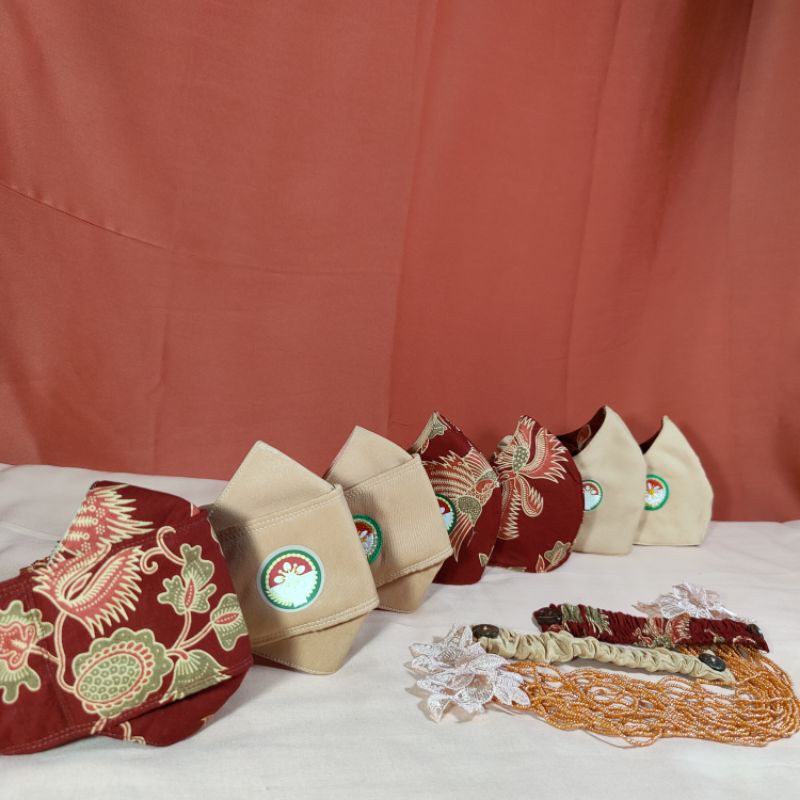 Masker Batik DWP Bolak Balik plus Logo