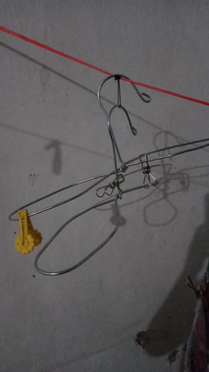 Gantungan / Hanger Baju Kawat Tebal (6 Pcs)