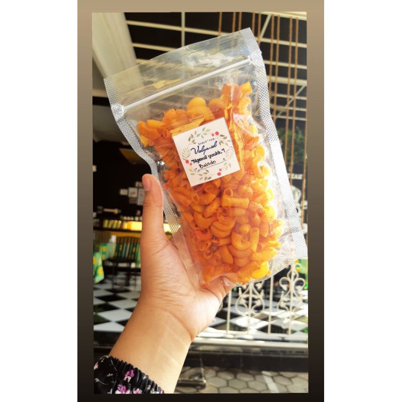 

Makaroni kriuk/makaroni rasa spesial/makaroni enak/makaroni bantet/100 gram/Rp.5.000