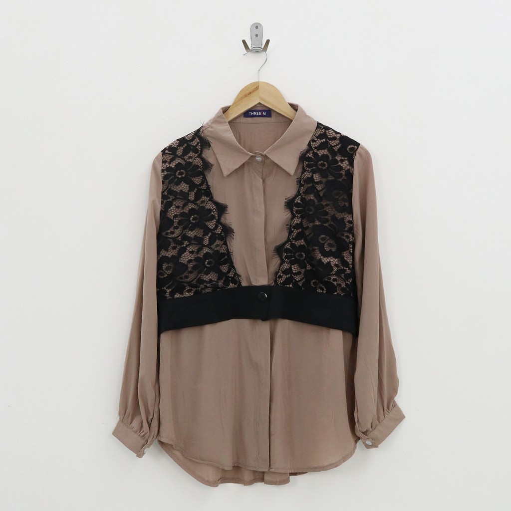 Yovee hem top lace -Thejanclothes