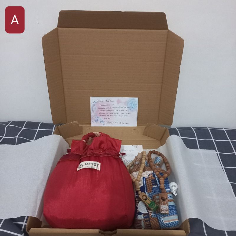 Hampers/Gift Box Birthday/Graduation/Wedding Mukena Parasut