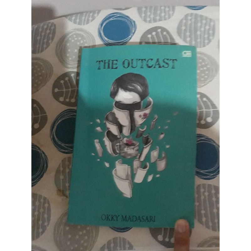 Preloved Novel Okky Madasari - The Outcast