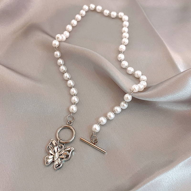 YEEZII Simple Retro Pearl Butterfly Necklace Luxury Rhinestone Choker Clavicle Chain Jewelry Accessories Gift