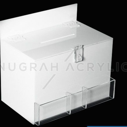

acrylic kotak amal N4 putih susu custom sekat tengah