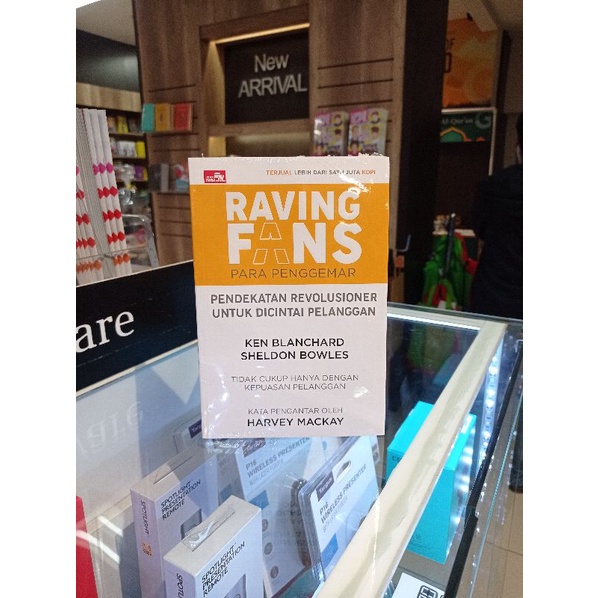 buku raving fans penulis harvey mackay original gramedia
