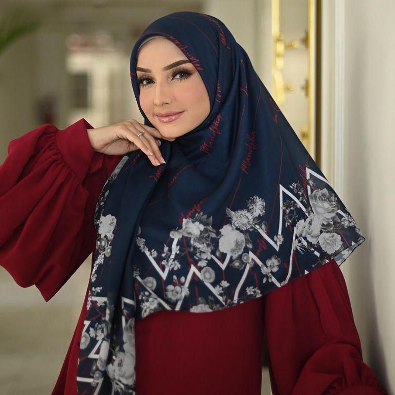 Hijab Mandjha Royal Navy