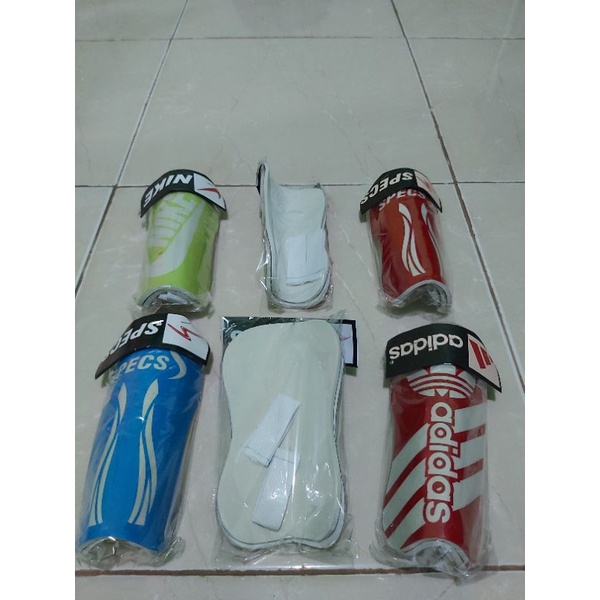 DEKER FUTSAL & SEPAK BOLA / SKIN DEKER FUTSAL / PELINDUNG KAKI FUTSAL & SEPAK BOLA / SKIN GUARD