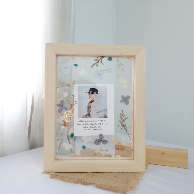 

Double Glass Preserved Flowers Frame 15x20cm