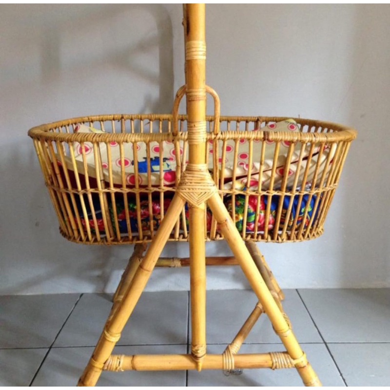 TANGERANG ONLY. preloved ayunan rotan bayi aesthetic