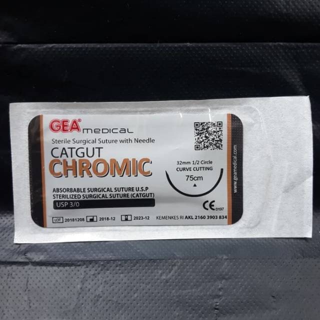 catgut chromic 3/0 + jarum.