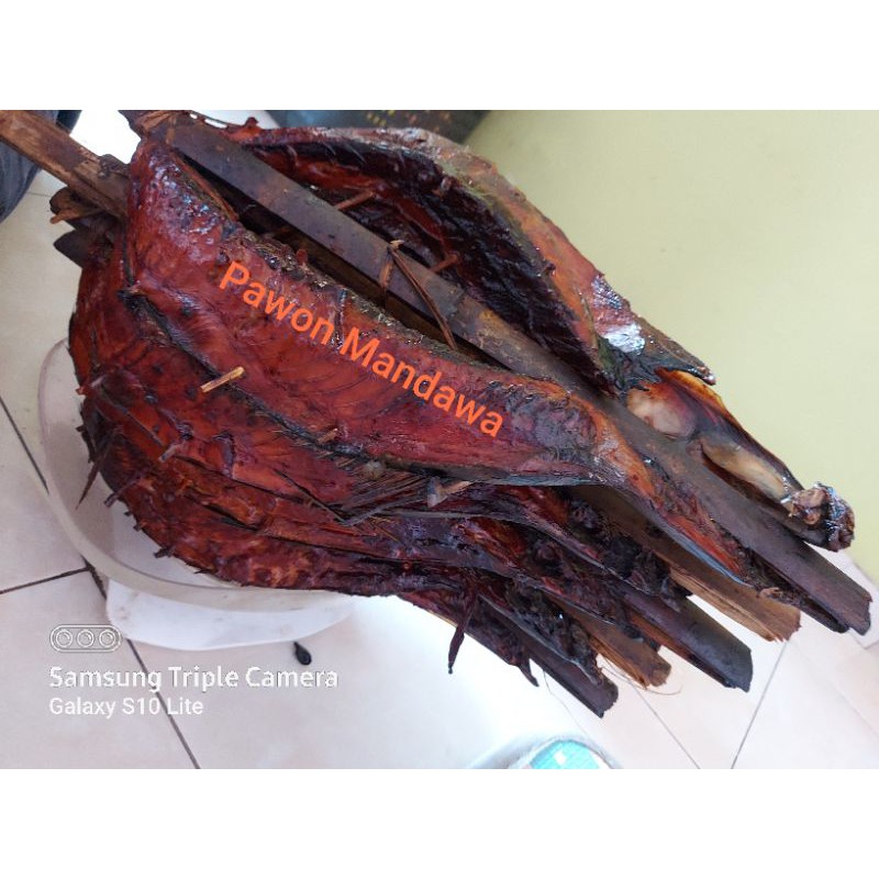

Ikan Cakalang Fufu 850-1.000gr (berat setelah pengasapan)