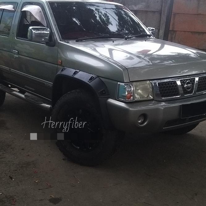 Over Fender Nissan Terrano