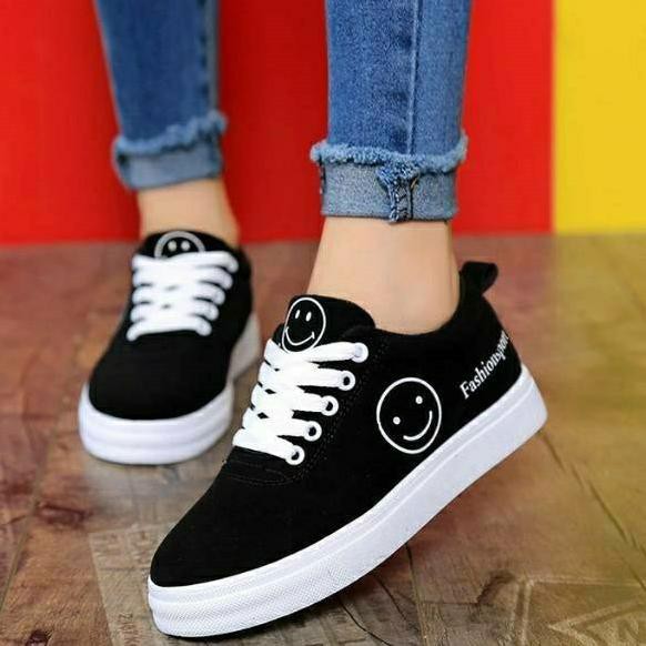 1Fń Sepatu Kets Wanita Smile / Sneakers Wanita Smile Full Hitam 