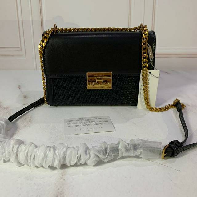 Tas cnk textured boxy chain bag