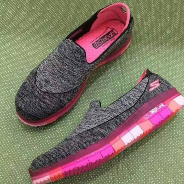 SEPATU SKECHERS WOMEN GO FLEX WALK